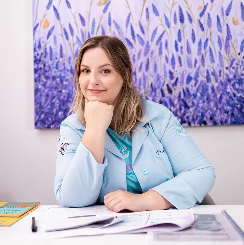 Fundadora Ninhais — profissional de jaleco azul